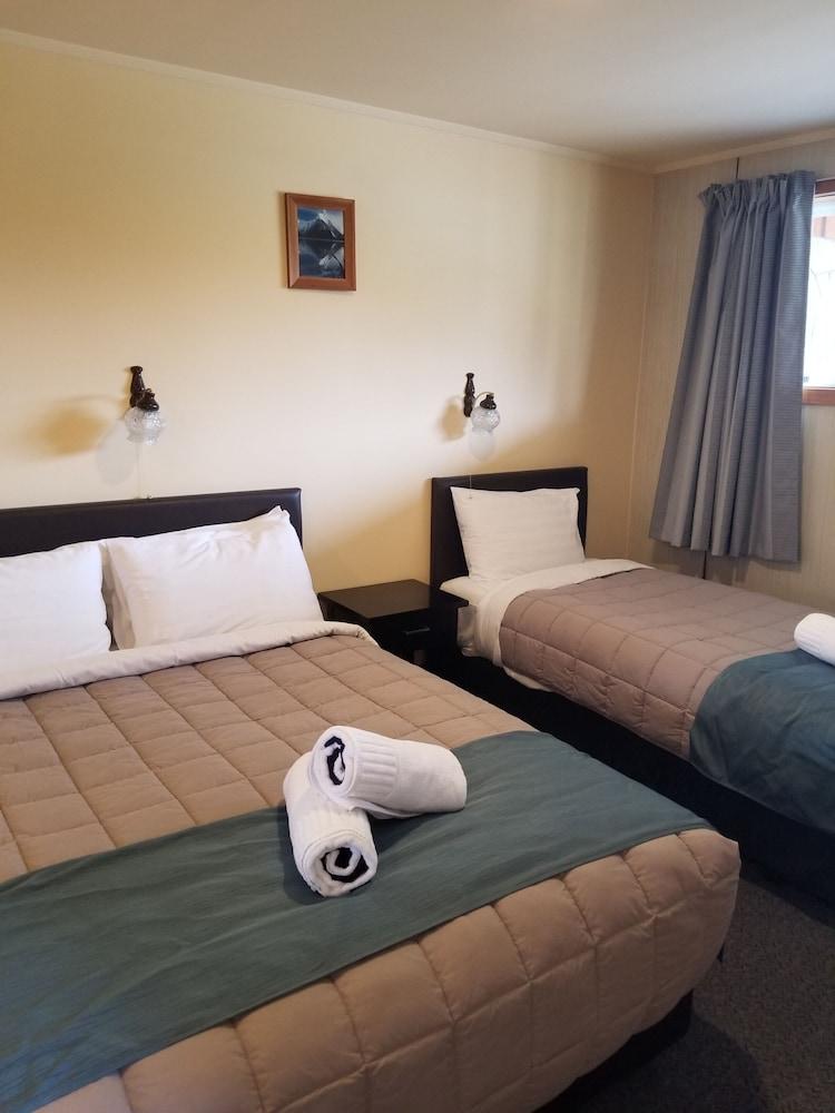 Alpine View Motel Te Anau Exterior photo